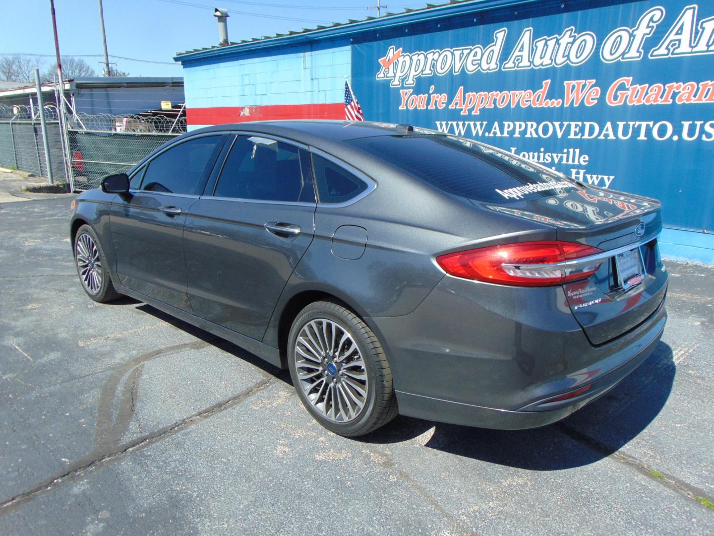 2017 Gray Ford Fusion (3FA6P0HD2HR) with an 4-Cyl 2.5 Liter engine, Auto, 6-Spd SelectShift transmission, located at 2105 Dixie Hwy, Louisville, KY, 40210, (502) 772-3333, 38.220932, -85.795441 - Photo#12